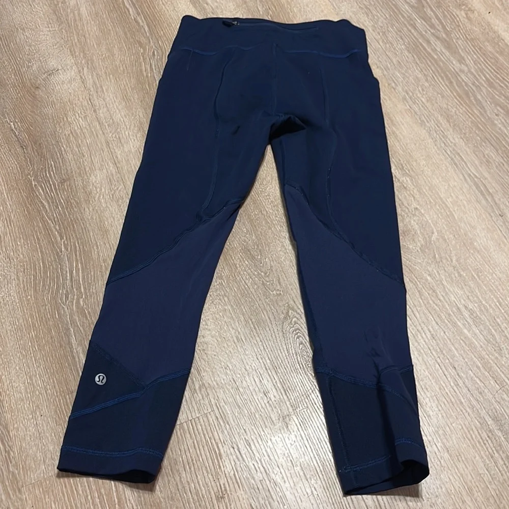 Lululemon Crop Leggings size 4 B3 - Picture 2 of 4